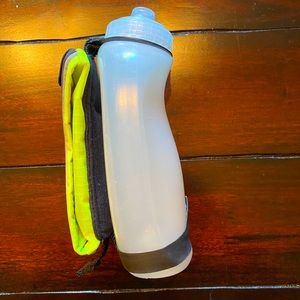 Amphipod handheld water bottle